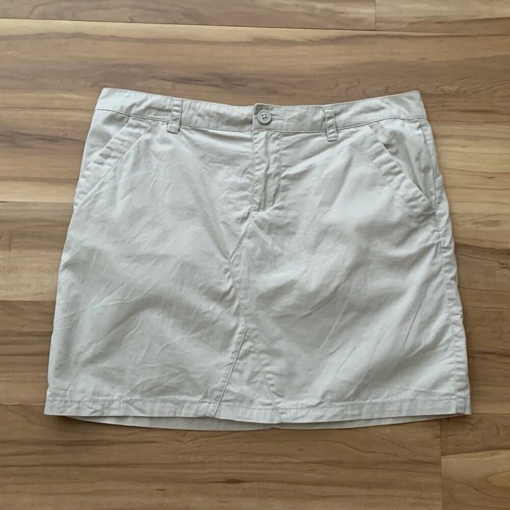 Columbia Beige Mini Skirt Size 10 Pockets Utility Hiking Khaki